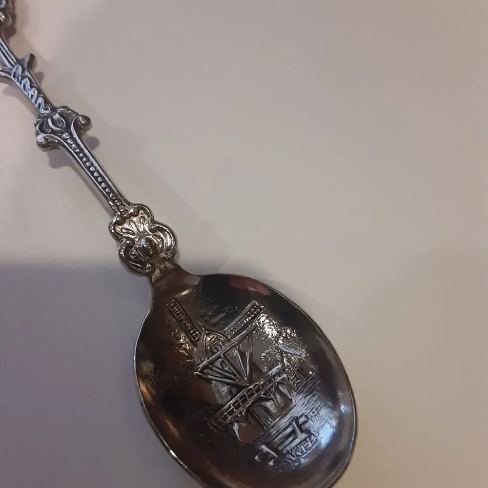 Vintage Holland Delft Souvenir Spoon Windmill insert